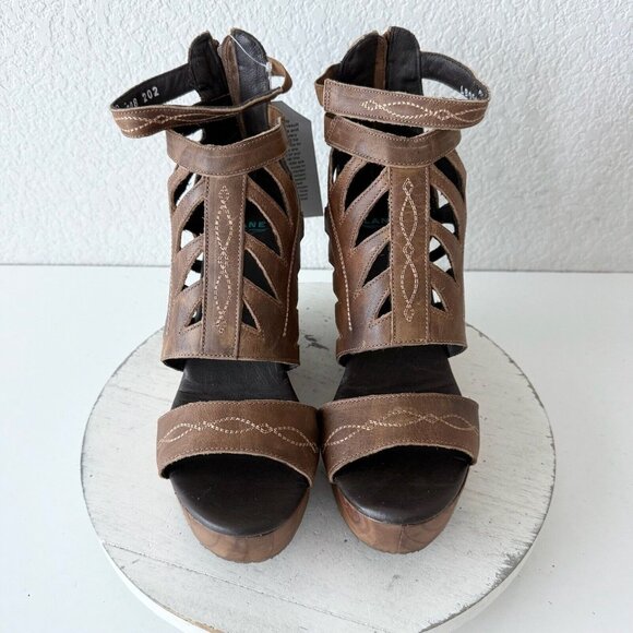 NEW Lane Boots BECCA Womens Brown Wedges 7 Western Sandals Cowgirl Wooden Heel - Picture 6 of 12